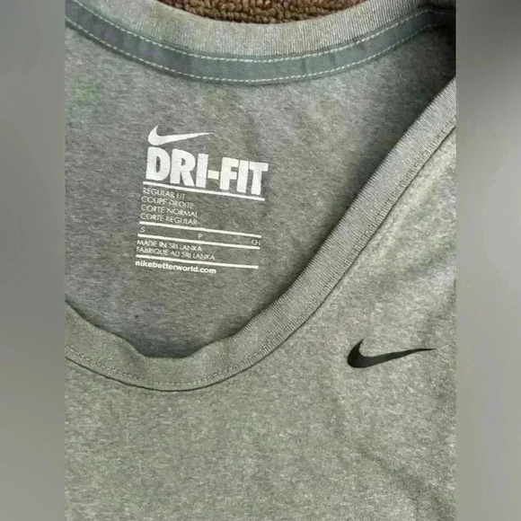 Nike tank top - Picture 2 of 3